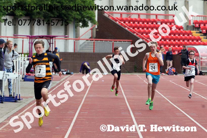 Boys under-13s, North East Track and Field Champs., Gateshead. Photo: David T. Hewitson/Sports for All Pics